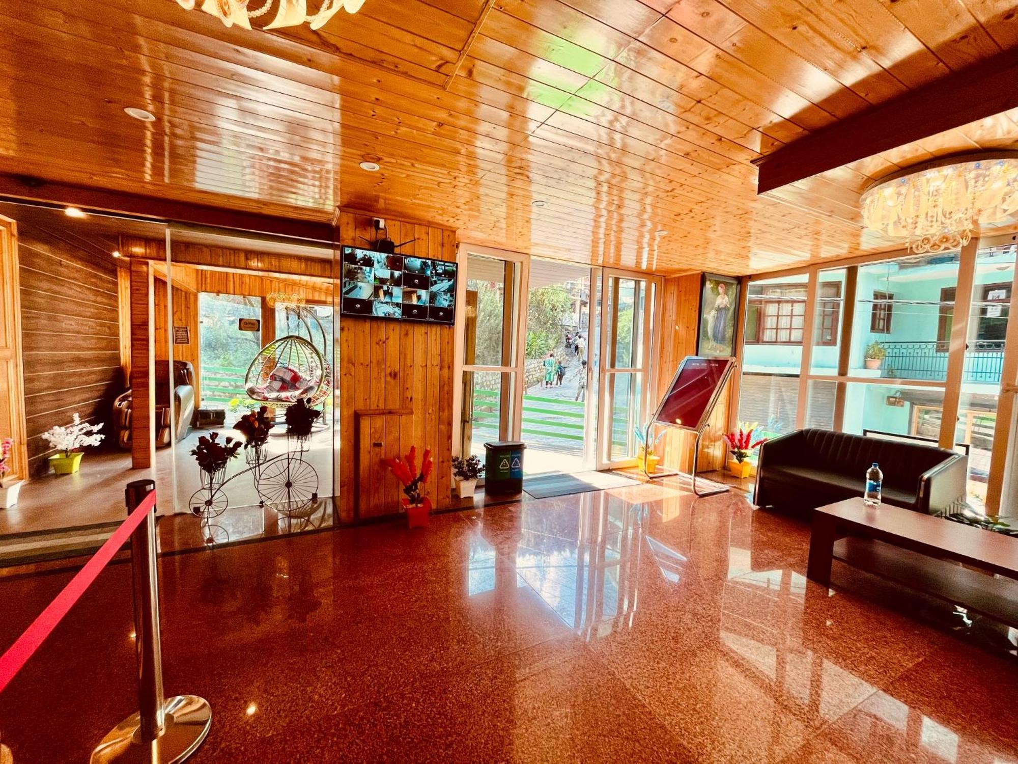 Vista Resort, Manali - ! Near Mall Road !! Hot & Cold Ac Rooms !! Best Selling !! Big Parking !! Luxury Collection !! Open Terrace !! Lift !! Playing Zone !! Property Of The Year ! - Manali (Himachal Pradesh), Manali